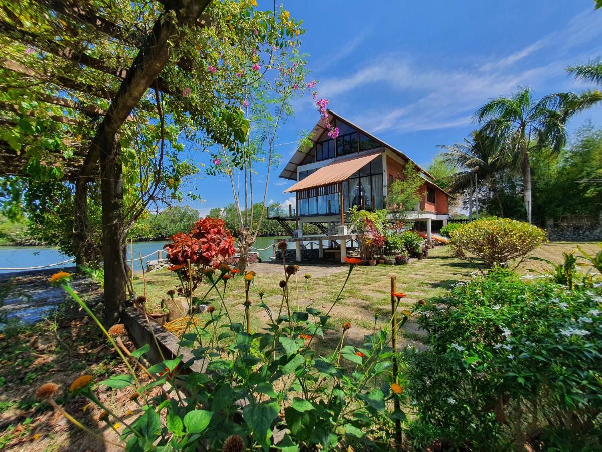 Homestay Ala Riverview Lodge Kota Bharu Zewnętrze zdjęcie
